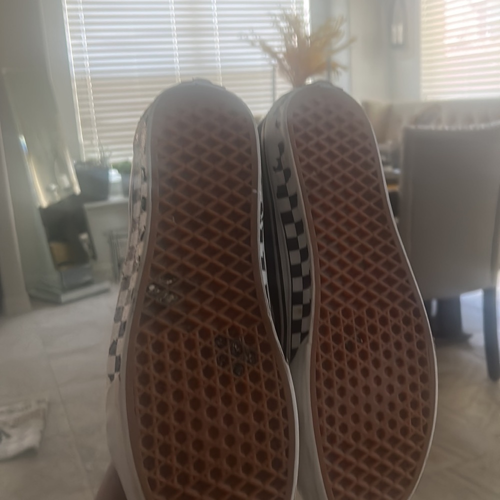 Vans - Picture 5 of 7